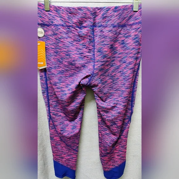 AVIA Capri-Length Leggings, Size Medium - Picture 2 of 5